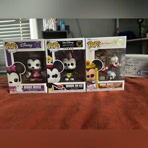 Minnie Mouse funko Pops